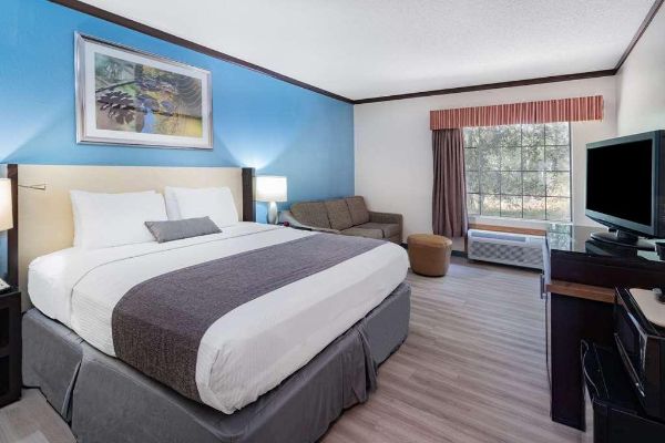 Baymont Inn & Suites Hinesville Fort Stewart Area